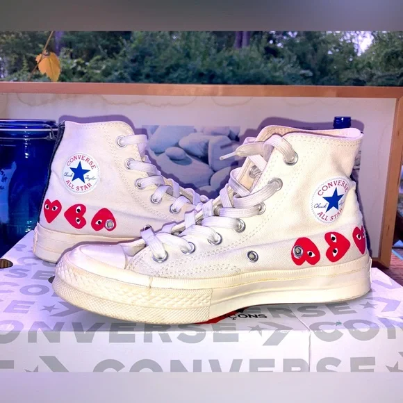Comme De Garçon PLAY X Converse Hightop sneakers. - Picture 4 of 11